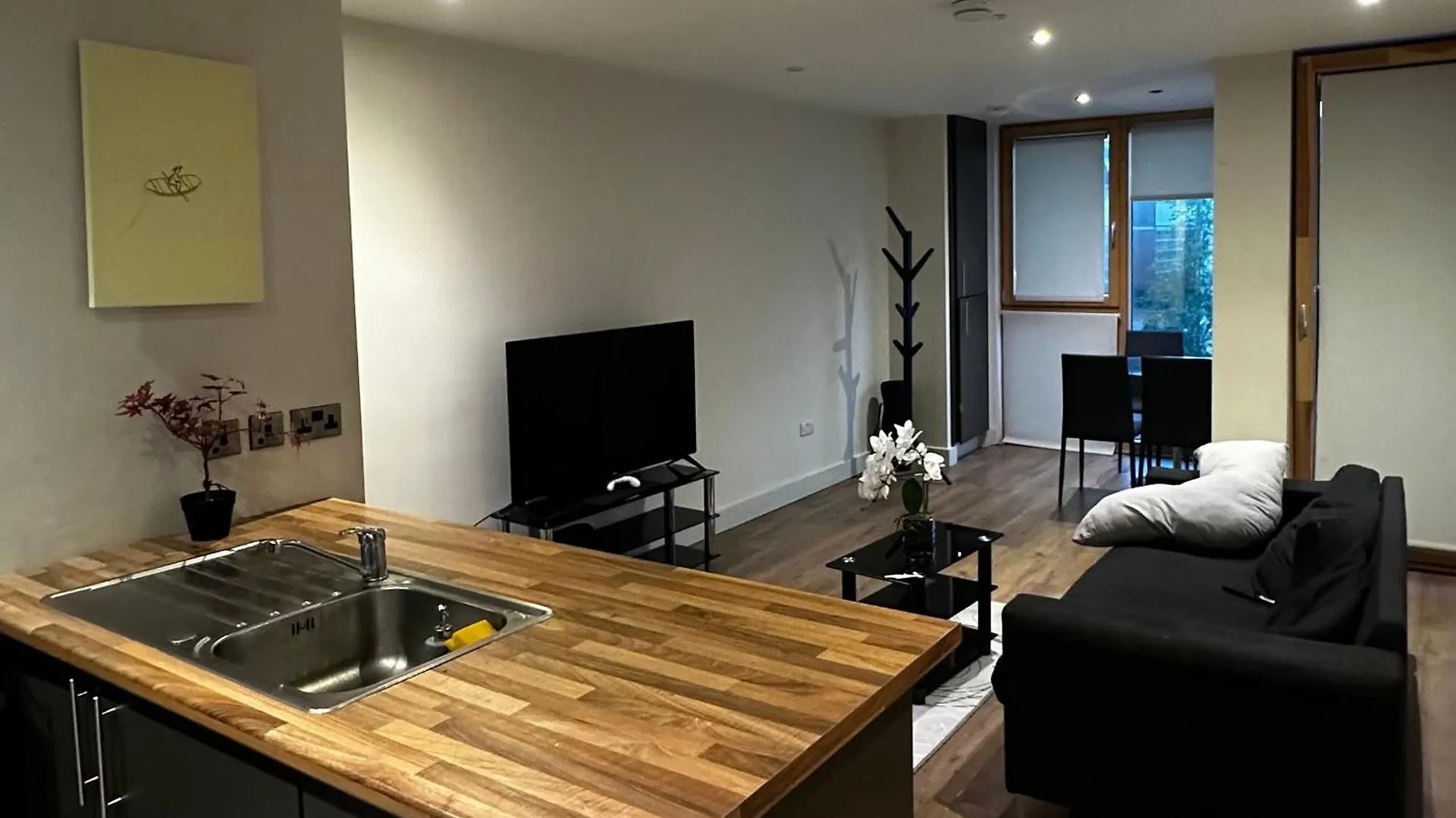 Homestay King Room With Balcony Dublin